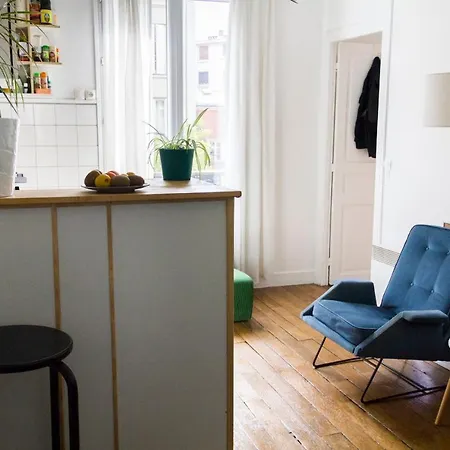 Beautiful Close To Buttes-chaumont Paris